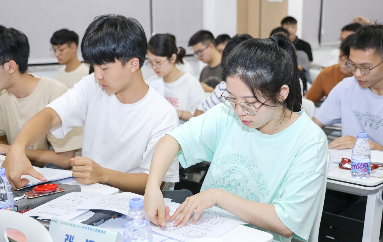 签约2.jpg 签约2.jpg