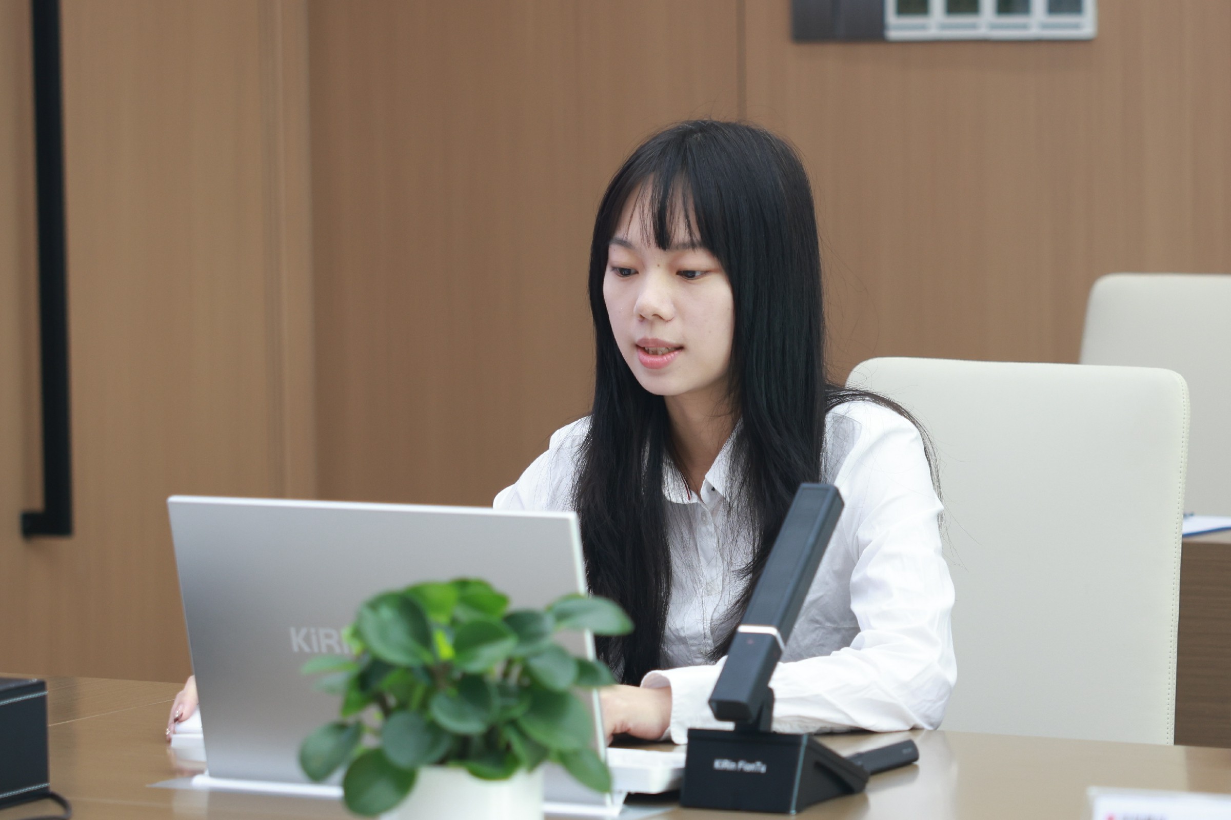 吉华三联学校项目见习商务工程师陈小媛.jpg 吉华三联学校项目见习商务工程师陈小媛.jpg